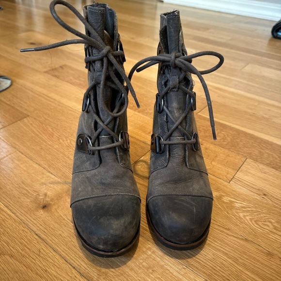 Sorel Joan of Arctic wedge boots - Picture 2 of 6